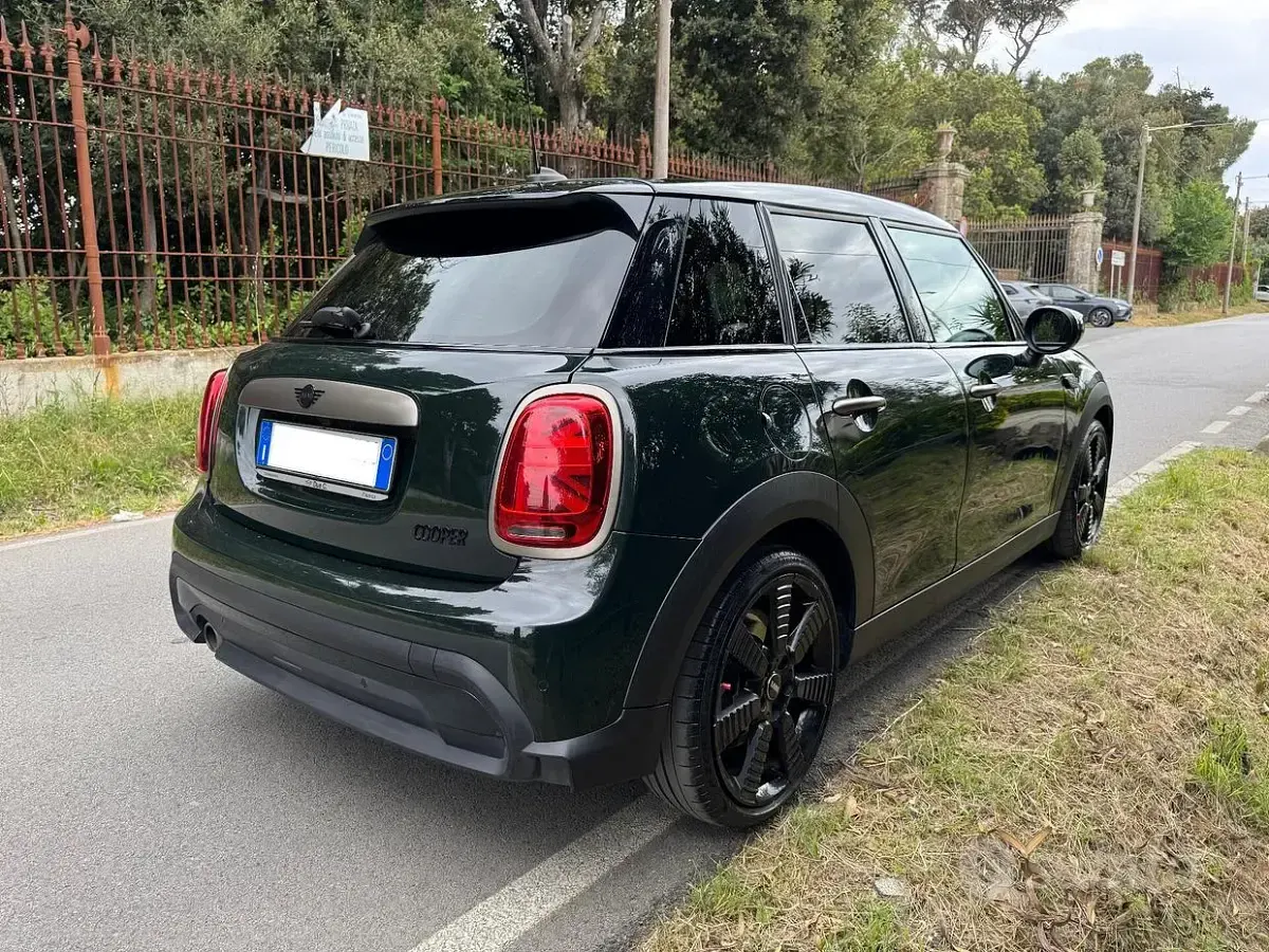 Usado Mini Cooper Resolute Edition 136 CV (100 kW) 2022 Verde Utilitario