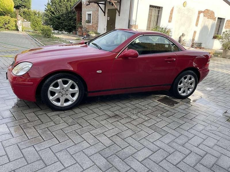Usata 1997 Mercedes SLK200 Cabrio | 7200 € (Buon prezzo) - Immagine 1/4
