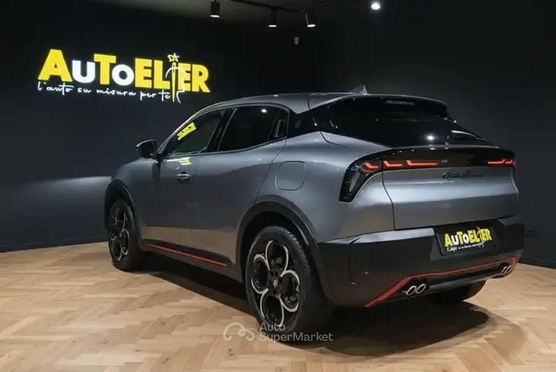 Nuova Alfa Romeo Junior Edizione Speciale 145 CV (106 kW) 2026 Grigio SUV