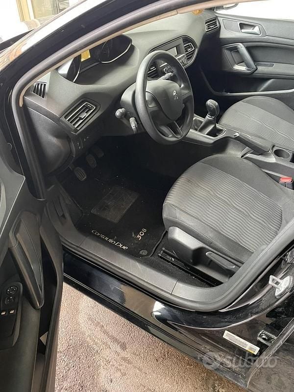 Usata Peugeot 308 92 CV (67 kW) 2015 Berlina