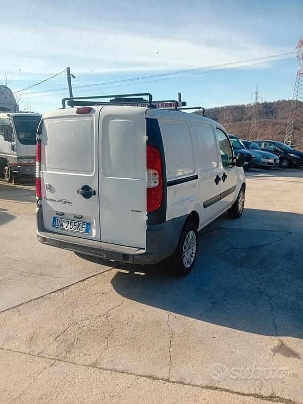 Usata Fiat Doblò 75 CV (55 kW) 2009 Monovolume