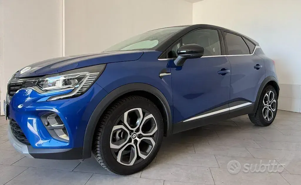 Usata Renault Captur Techno 194 CV (142 kW) 2022 Bluazzurro SUV