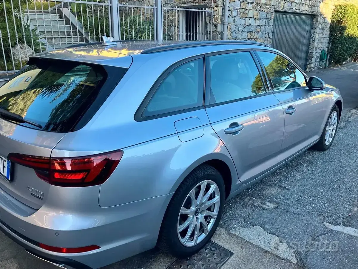 Usata Audi A4 190 CV (139 kW) 2019 Grigio Station wagon