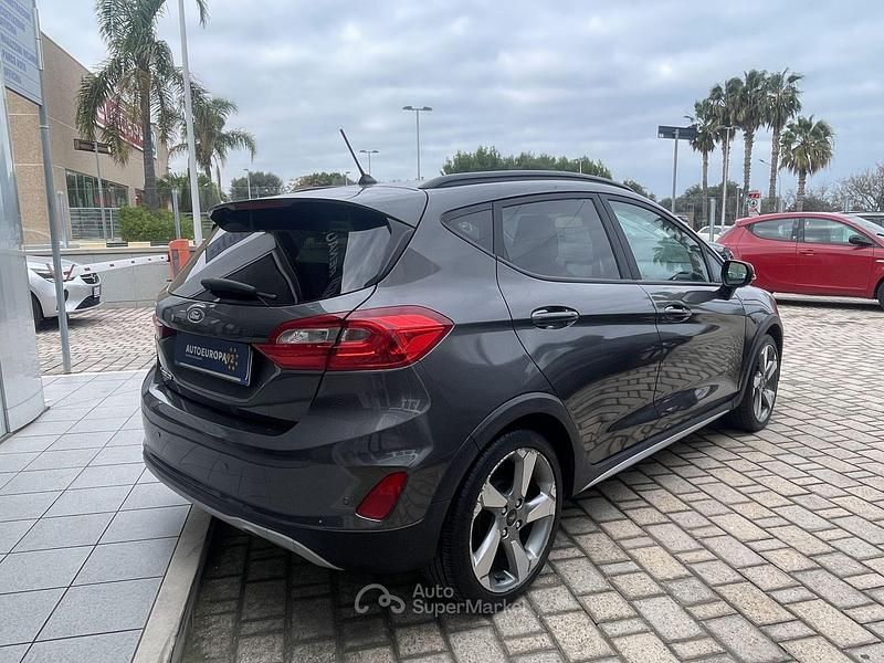 Usata Ford Fiesta Active 86 CV (63 kW) 2018 Grigio Berlina