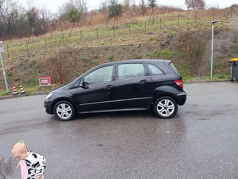 Usata Mercedes B180 116 CV (85 kW) 2008 Nero Monovolume