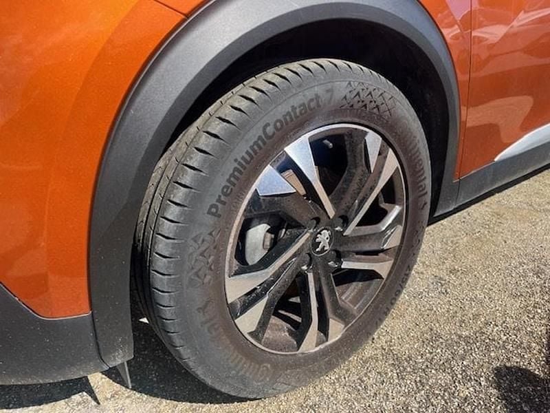 Usata Peugeot 2008 Allure 110 CV (80 kW) 2022 Arancione SUV