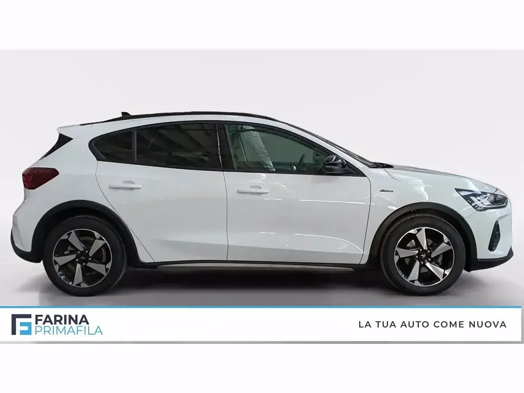 Usata Ford Focus Active 120 CV (88 kW) 2022 Bianco tetto nero SUV