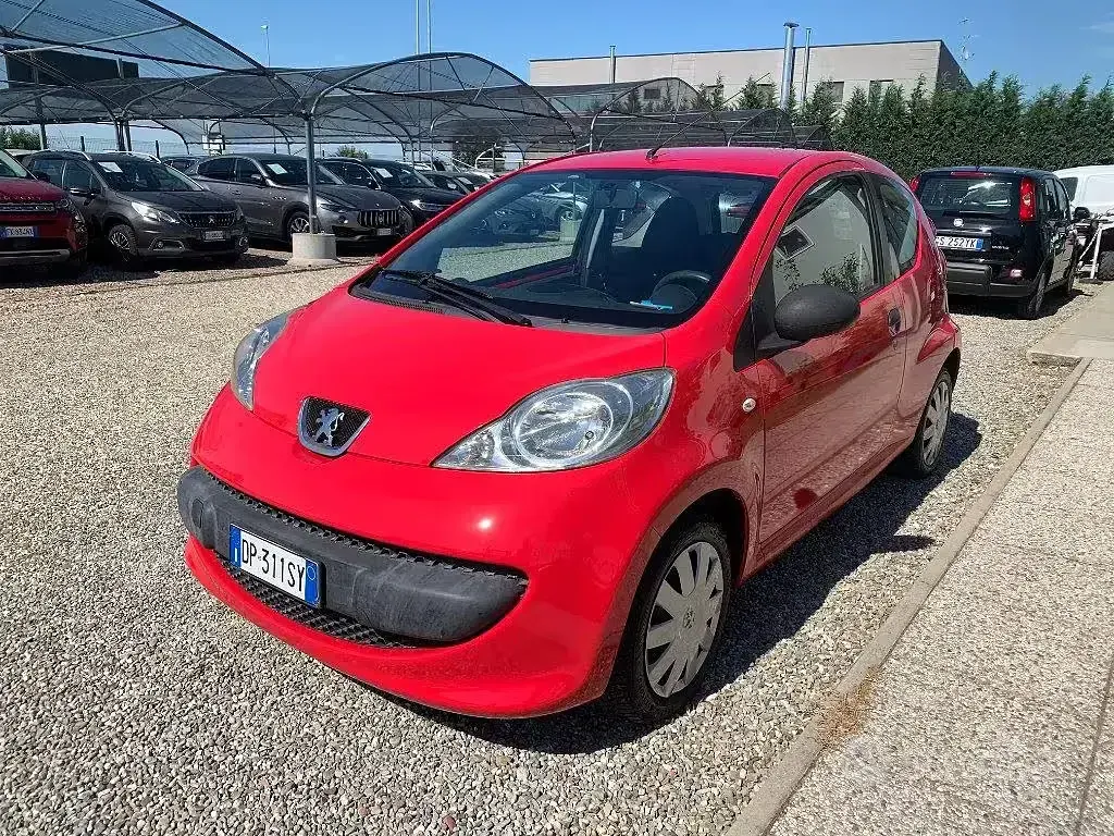 Usata Peugeot 107 68 CV (50 kW) 2008 Utilitaria