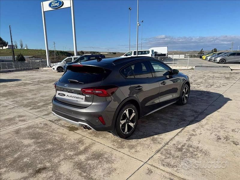 Usata Ford Focus Active 125 CV (91 kW) 2022 Grigio SUV