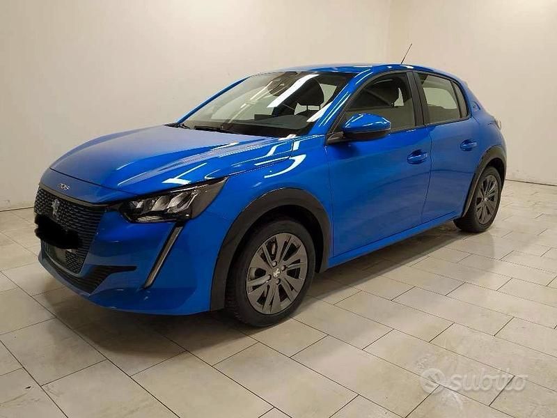 Usata Peugeot e-208 Allure 100 kW (136 CV) 2021 Blu Utilitaria
