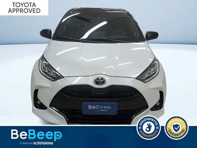 Usata Toyota Yaris Style 92 CV (67 kW) 2022 Bianco pastello Utilitaria