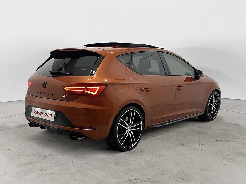 Usata Seat Leon CUPRA 221 CV (162 kW) 2018 Grigio pastello Berlina