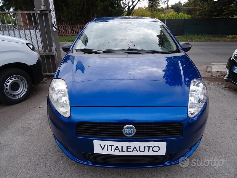 Usata Fiat Grande Punto Active 65 CV (47 kW) 2007 Blu Utilitaria
