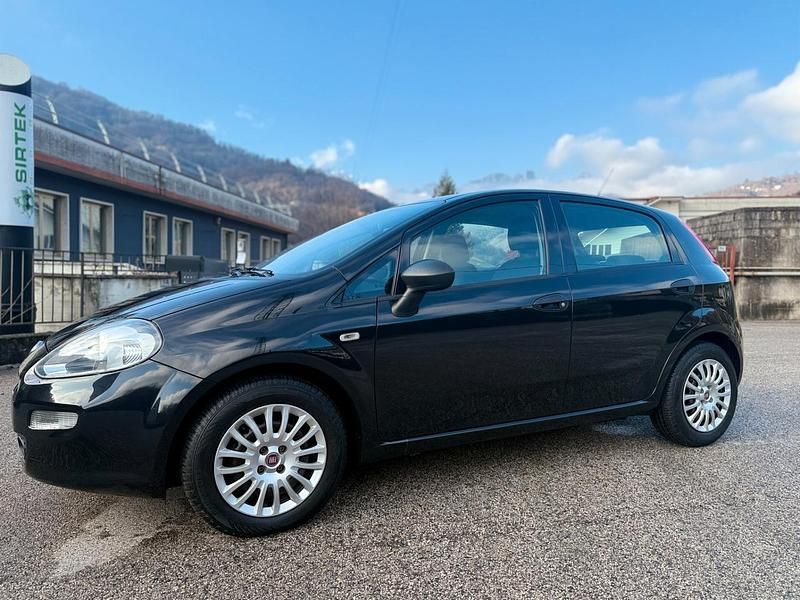 Usata Fiat Punto Street 95 CV (69 kW) 2018 Nero Utilitaria