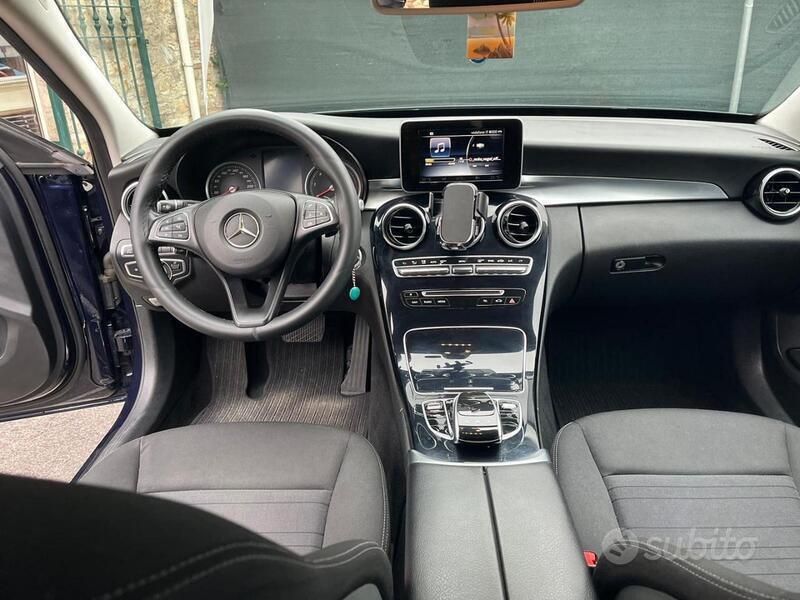Usata Mercedes C220 Executive 170 CV (125 kW) 2016 Blu Station wagon