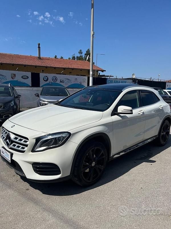 Usata Mercedes GLA200 135 CV (99 kW) 2017 Bianco SUV