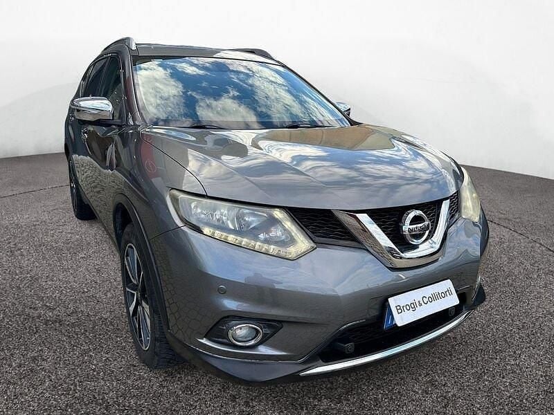 Grigio scuro Usata 2015 Nissan X-Trail Acenta SUV | 10.900 € (Super prezzo) - Immagine 1/4
