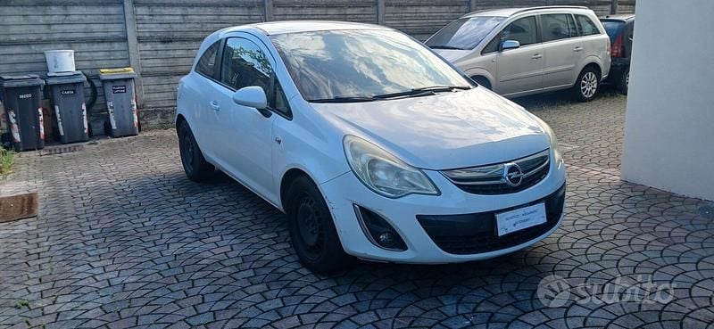 Usata Opel Corsa 85 CV (62 kW) 2013 Bianco Utilitaria