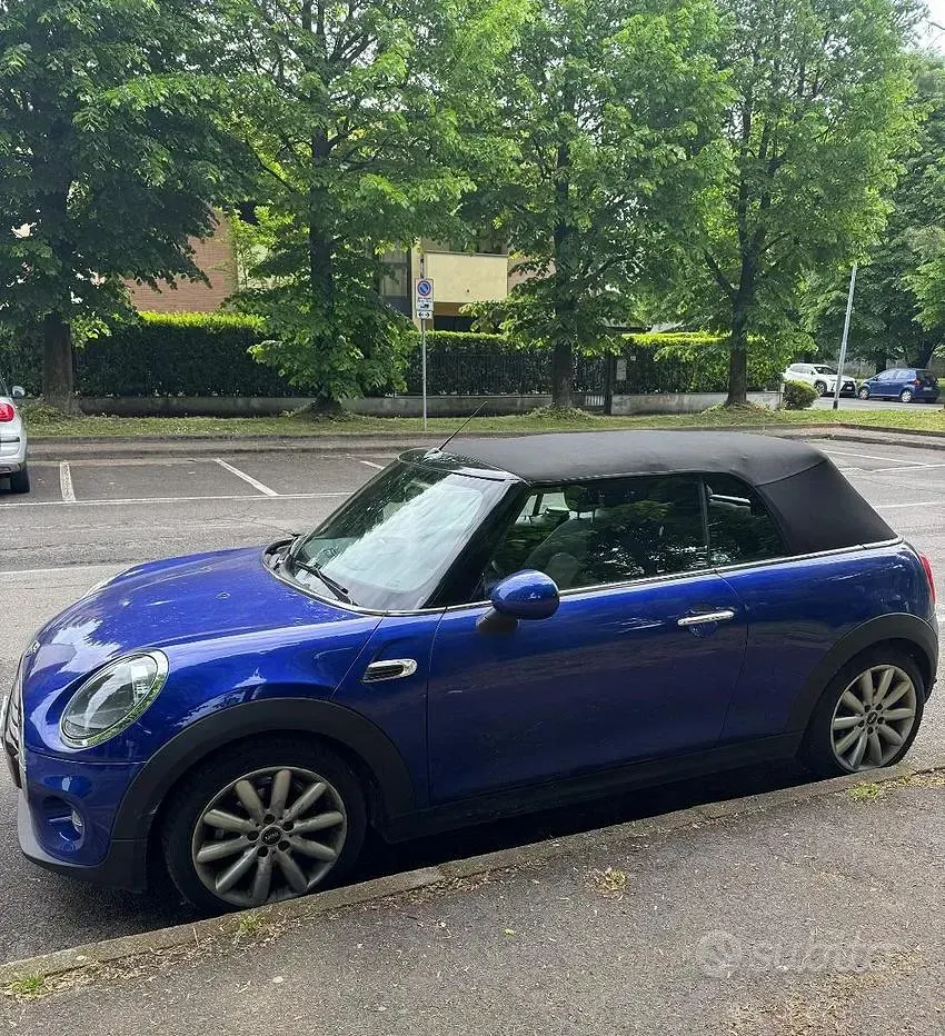 Usata Mini Cooper D Cabriolet 116 CV (85 kW) 2019 Blu Cabrio