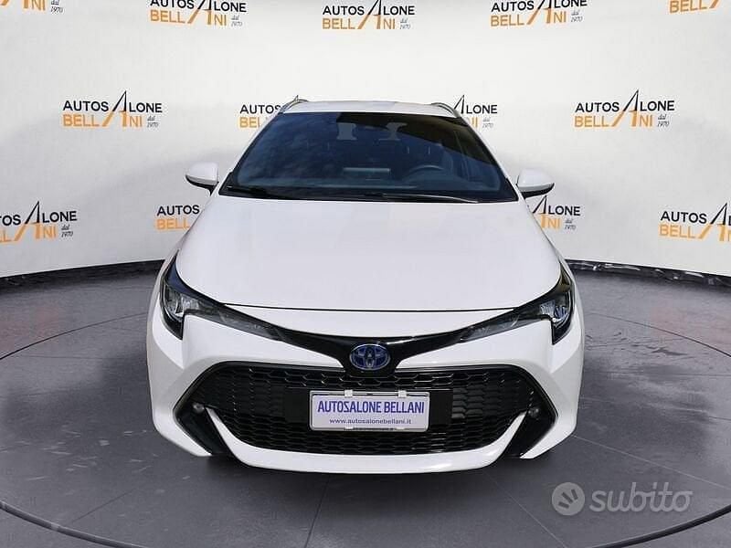 Usata Toyota Corolla Business Edition 122 CV (89 kW) 2021 Bianco pastello Station wagon