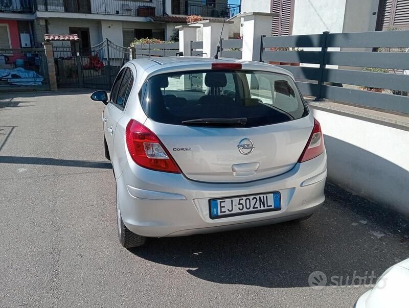 Usata Opel Corsa 65 CV (47 kW) 2012 Utilitaria