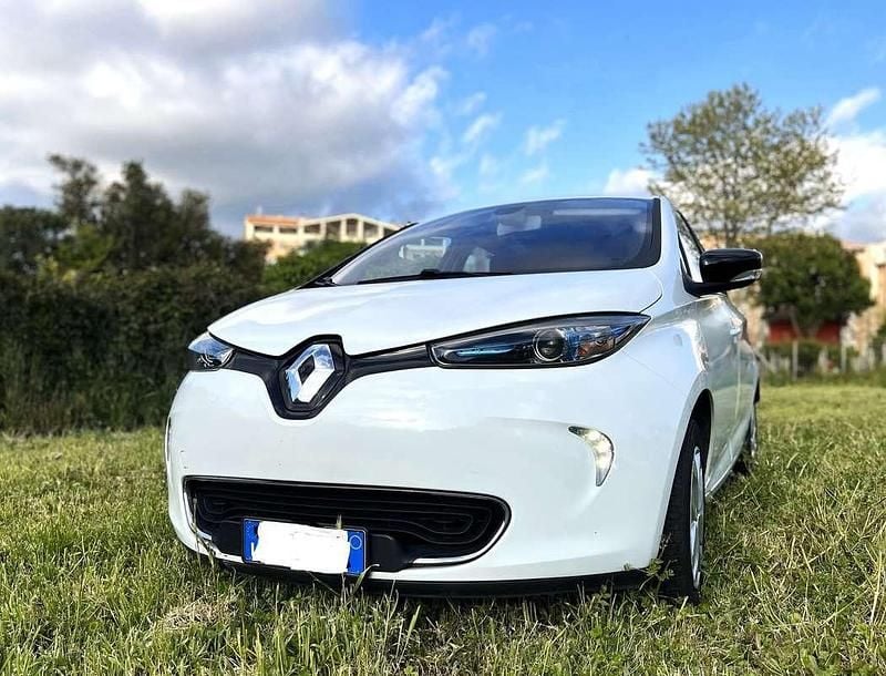 Usata 2015 Renault Zoe Zen Due volumi | 6500 € (Buon prezzo) - Immagine 1/4