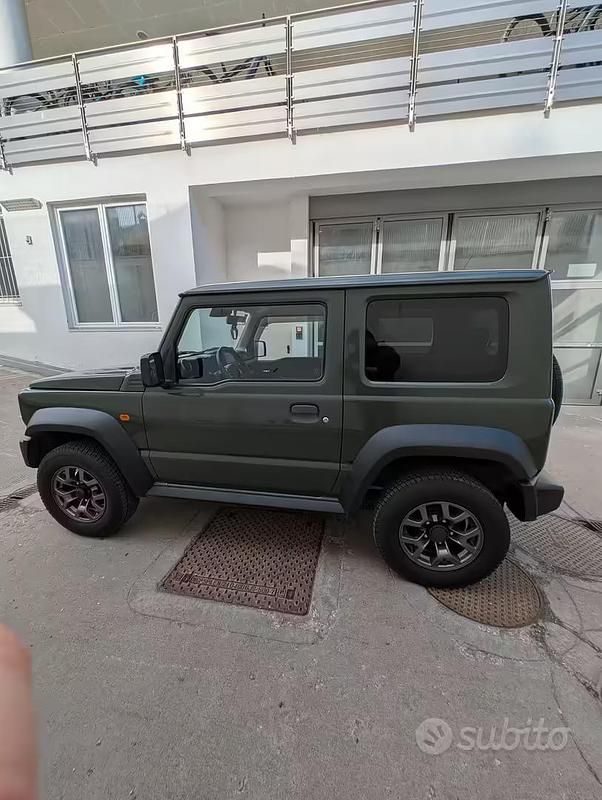 Usata Suzuki Jimny 102 CV (75 kW) 2020 Verde SUV