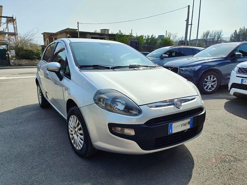 Usata Fiat Grande Punto 77 CV (56 kW) 2011 Grigio Utilitaria