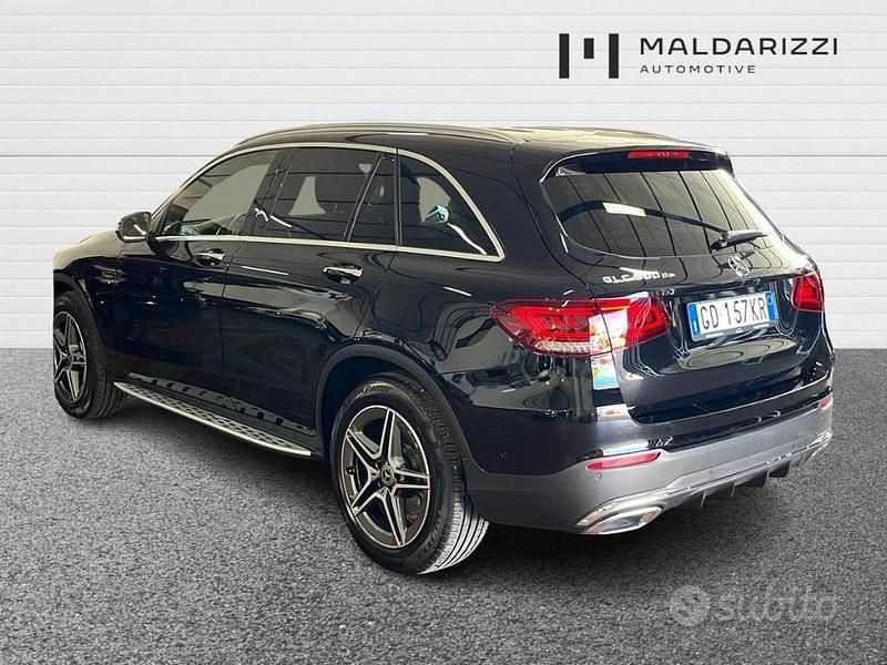 Begagnad Mercedes GLC300 Premium Plus 306 HK (225 kW) 2021 Svart SUV