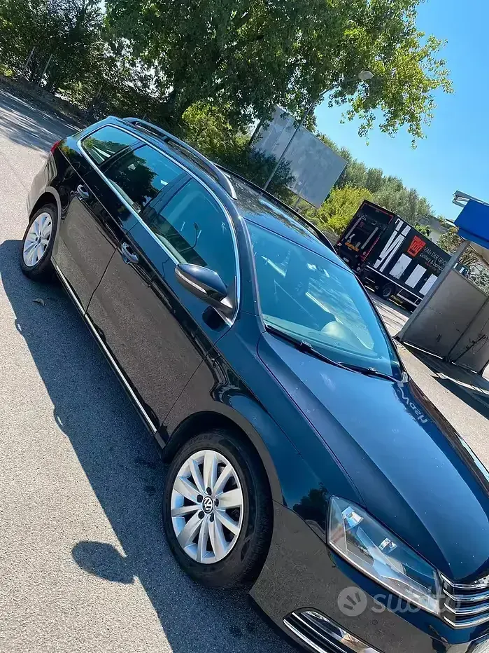 Usata VW Passat 105 CV (77 kW) 2011 Nero Station wagon