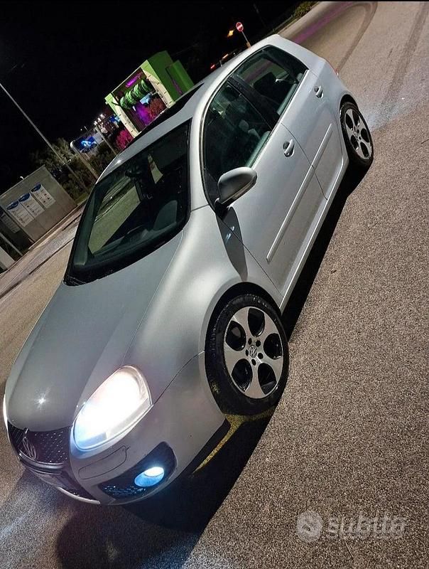 Usata VW Golf IV 2004 Grigio Berlina