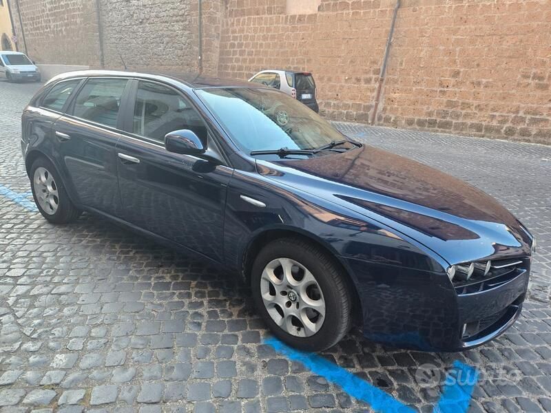 Blu Usata 2006 Alfa Romeo 159 Station wagon | 3500 € (Molto cara) - Immagine 1/4