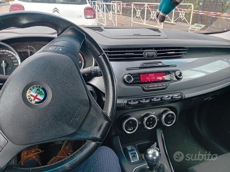 Usata Alfa Romeo Giulietta 109 CV (80 kW) 2013 Bianco Utilitaria