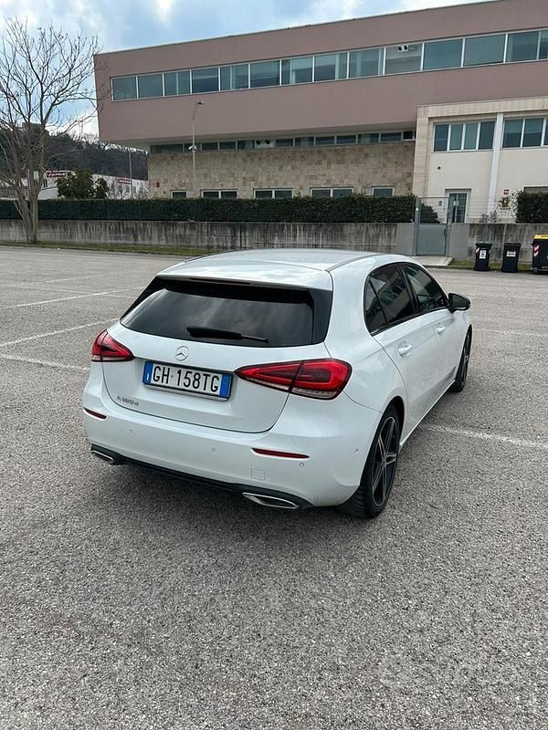 Usata Mercedes A180 Sport Edition 116 CV (85 kW) 2022 Bianco Berlina