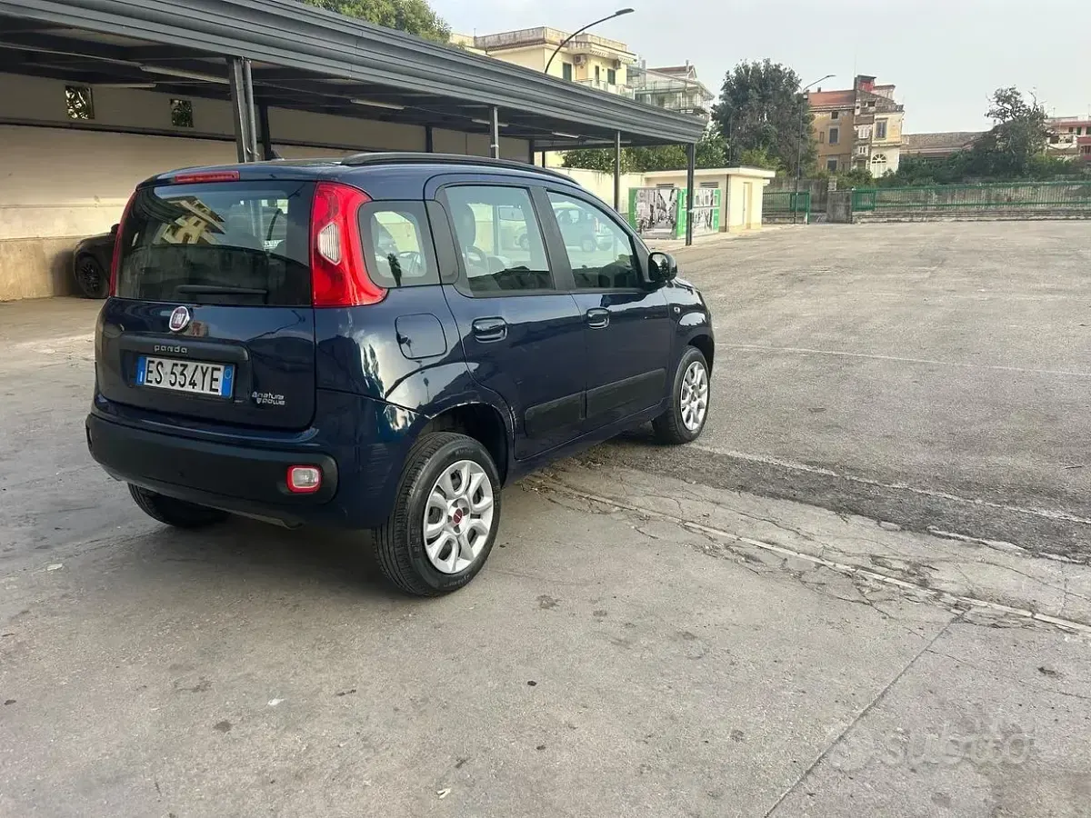 Usata Fiat Panda Lounge 85 CV (62 kW) 2013 Bluazzurro Utilitaria