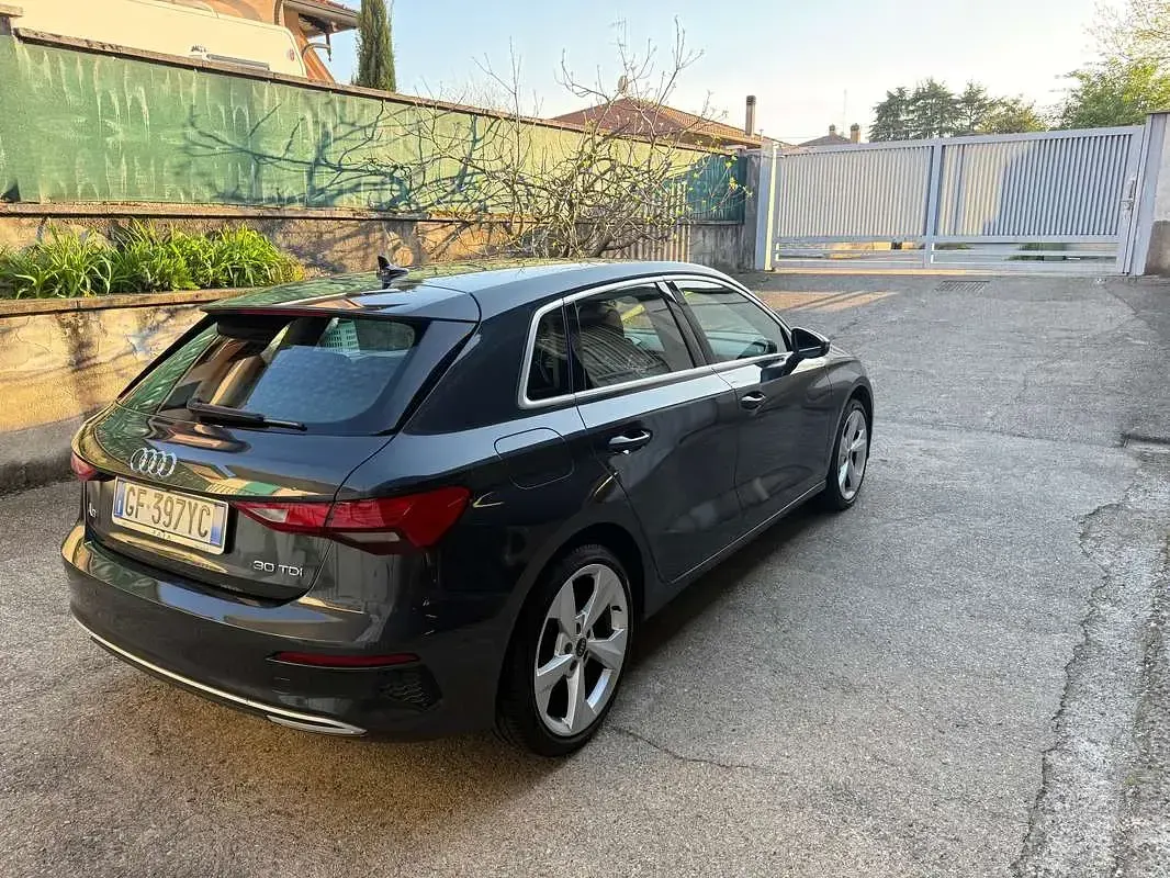 Usata Audi A3 Ambiente 116 CV (85 kW) 2021 Grigio Berlina