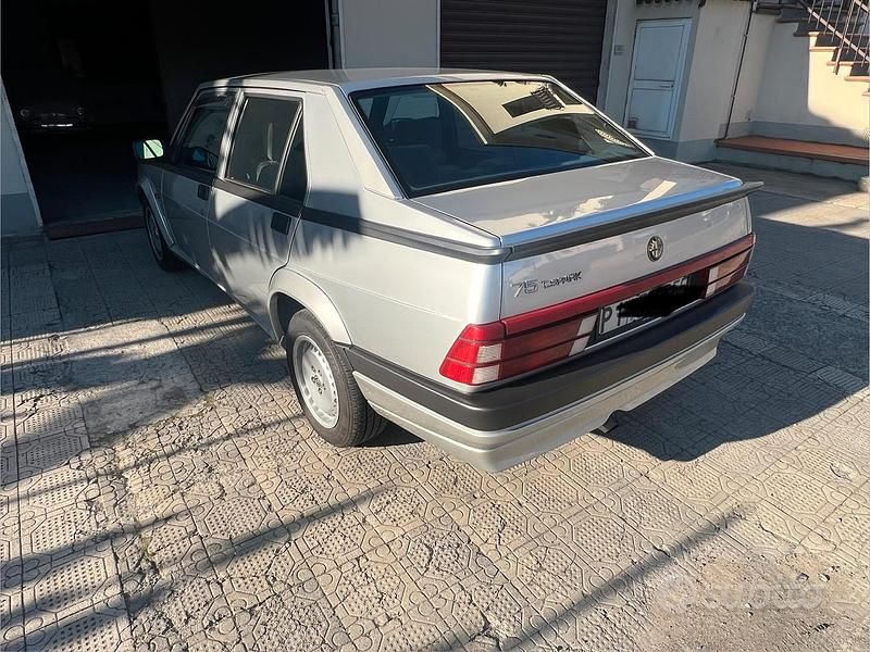 Usata Alfa Romeo 75 1991 Grigio Berlina