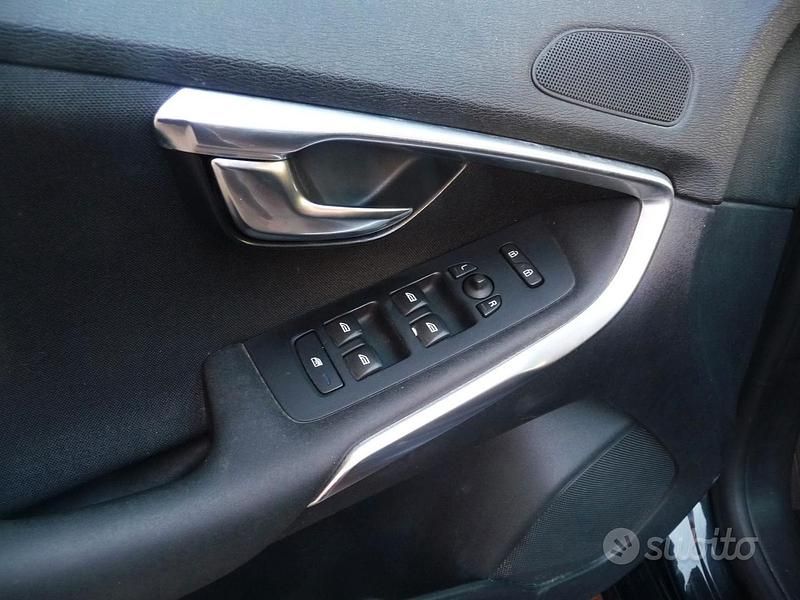 Occasion Volvo V40 Business Edition 114 ch (83 kW) 2014 Noir Berline