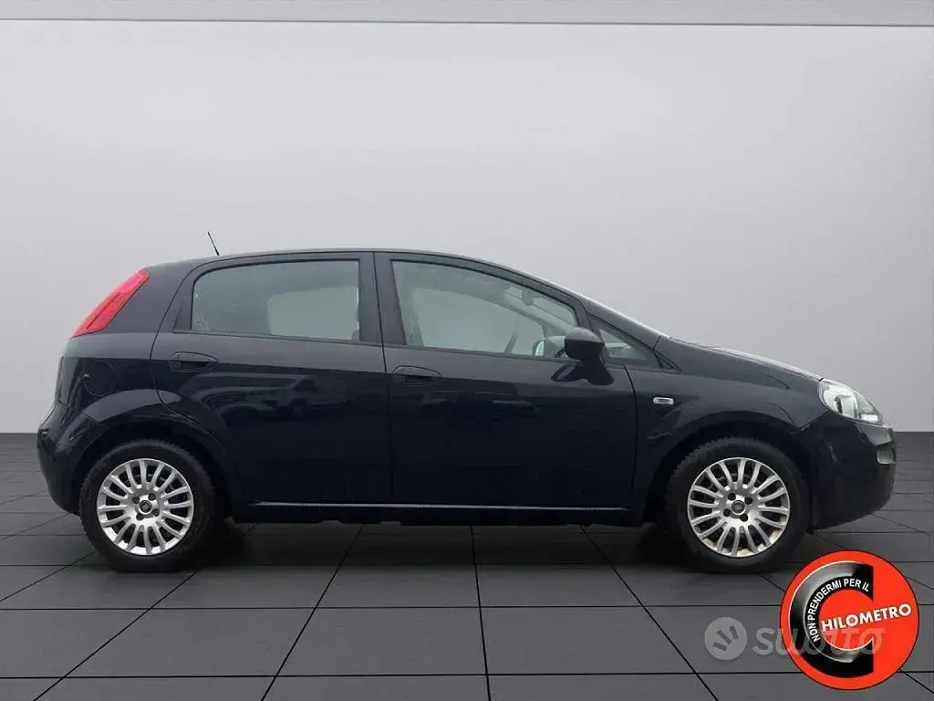 Usata Fiat Punto Street 95 CV (69 kW) 2018 Blu Utilitaria