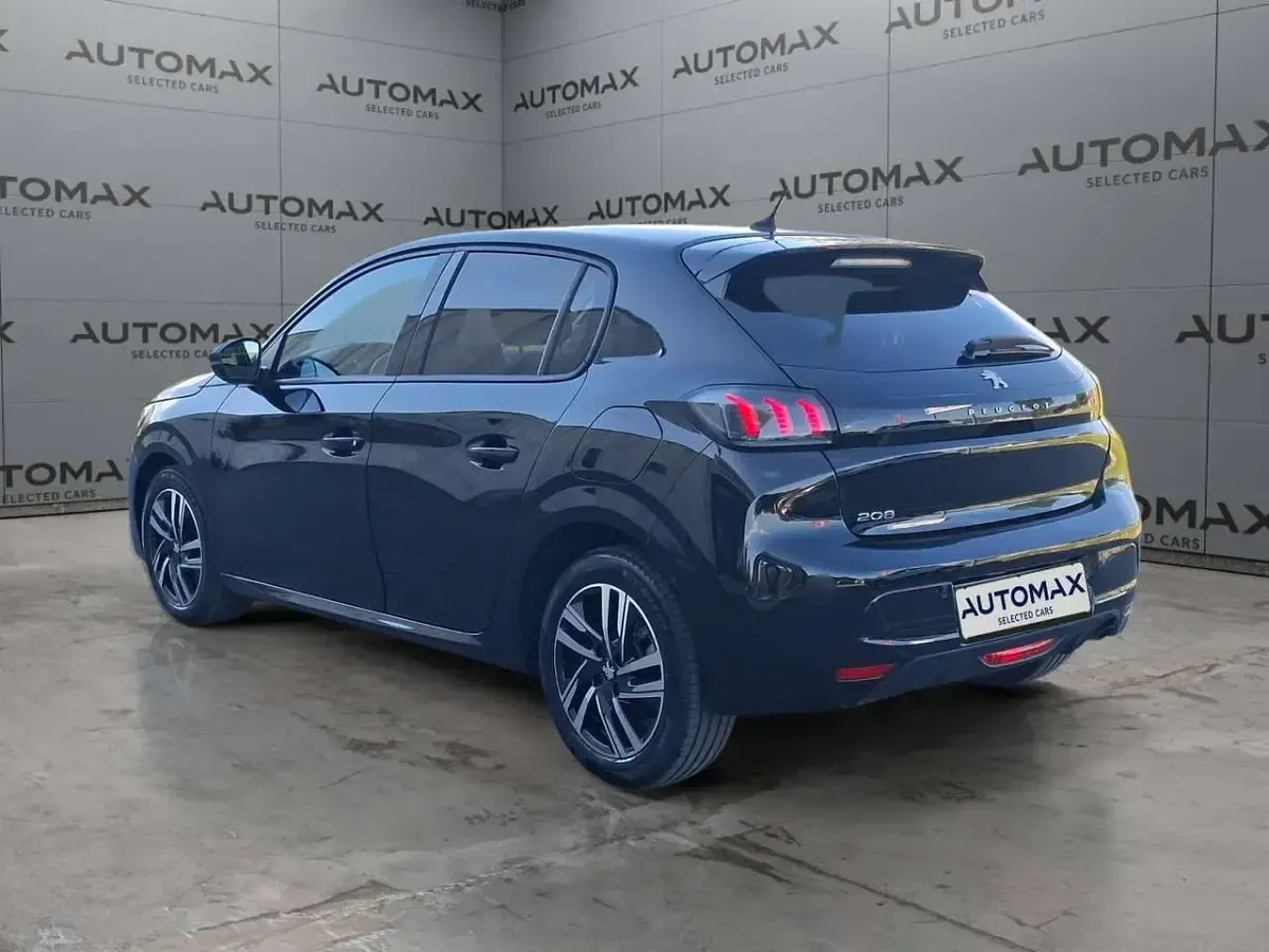 Usata Peugeot 208 Allure 101 CV (74 kW) 2023 Nero Utilitaria