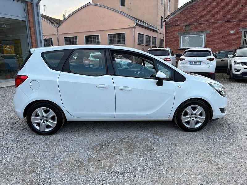 Usata Opel Meriva 120 CV (88 kW) 2014 Bianco Monovolume