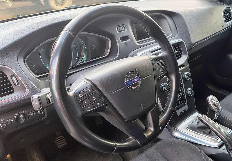 Usata Volvo V40 Business Edition 114 CV (83 kW) 2014 Blu/azzurro Berlina