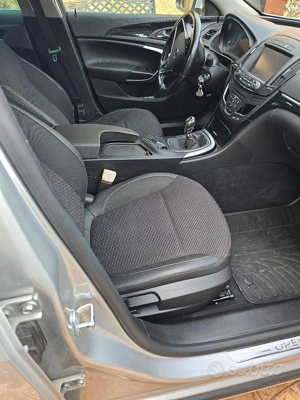 Usata Opel Insignia 140 CV (102 kW) 2015 Grigio Station wagon