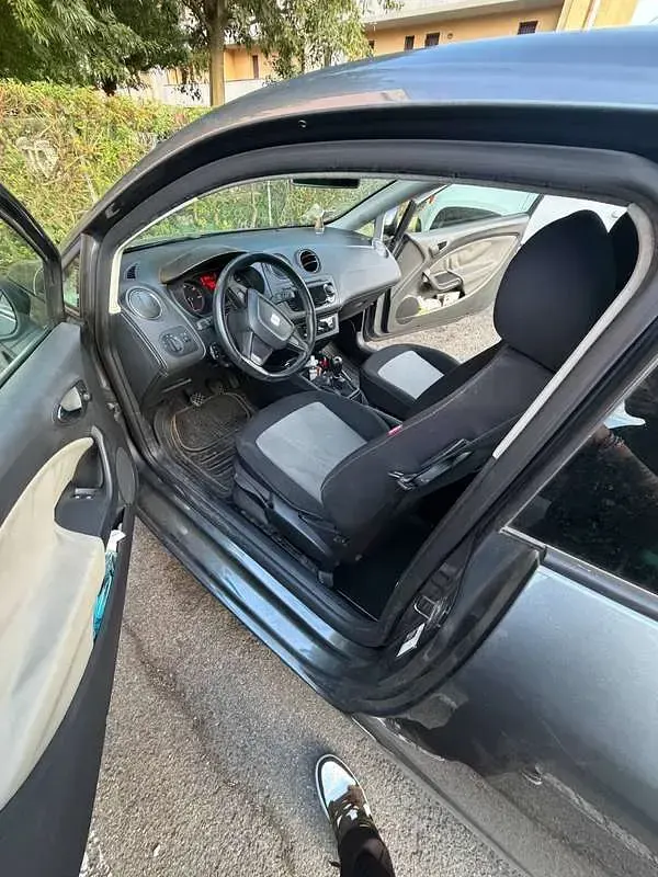 Usata Seat Ibiza SC Reference 75 CV (55 kW) 2012 Grigio Utilitaria