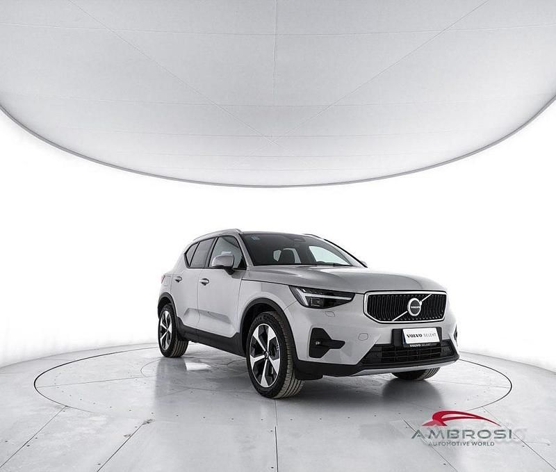 Usata Volvo XC40 Core 163 CV (119 kW) 2025 Grigio SUV