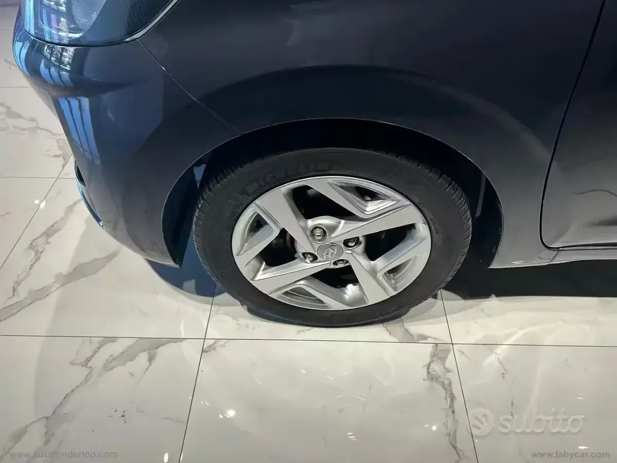 Usata Hyundai i10 Advanced 67 CV (49 kW) 2022 Grigio Utilitaria