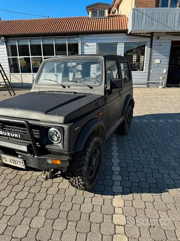 Usata Suzuki Samurai 45 CV (33 kW) 1991 Nero SUV