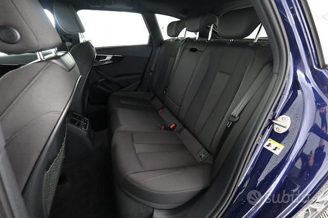 Usata Audi A4 Advanced 163 CV (119 kW) 2024 Blu Station wagon
