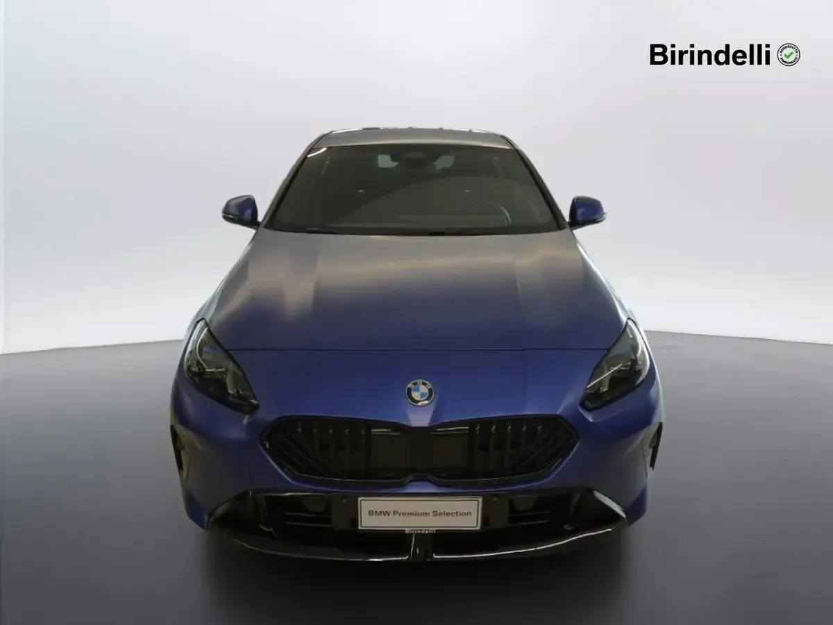 Usata BMW 118 Shadowline 149 CV (109 kW) 2025 Frozen portimao blue metallizzato Utilitaria