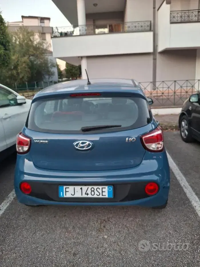 Usata Hyundai i10 66 CV (48 kW) 2017 Bluazzurro Utilitaria